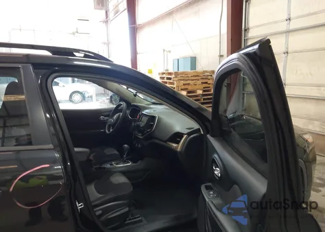 2015 Jeep Cherokee Sport z USA, uszkodzony, nr VIN 1C4PJLAB8FW761040